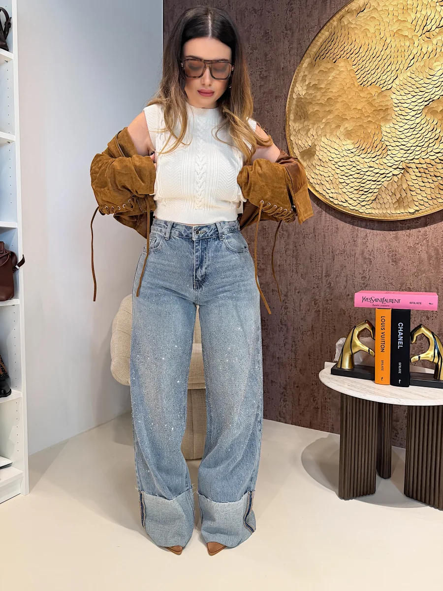 Jeans con risvolto e strass - immagine 4