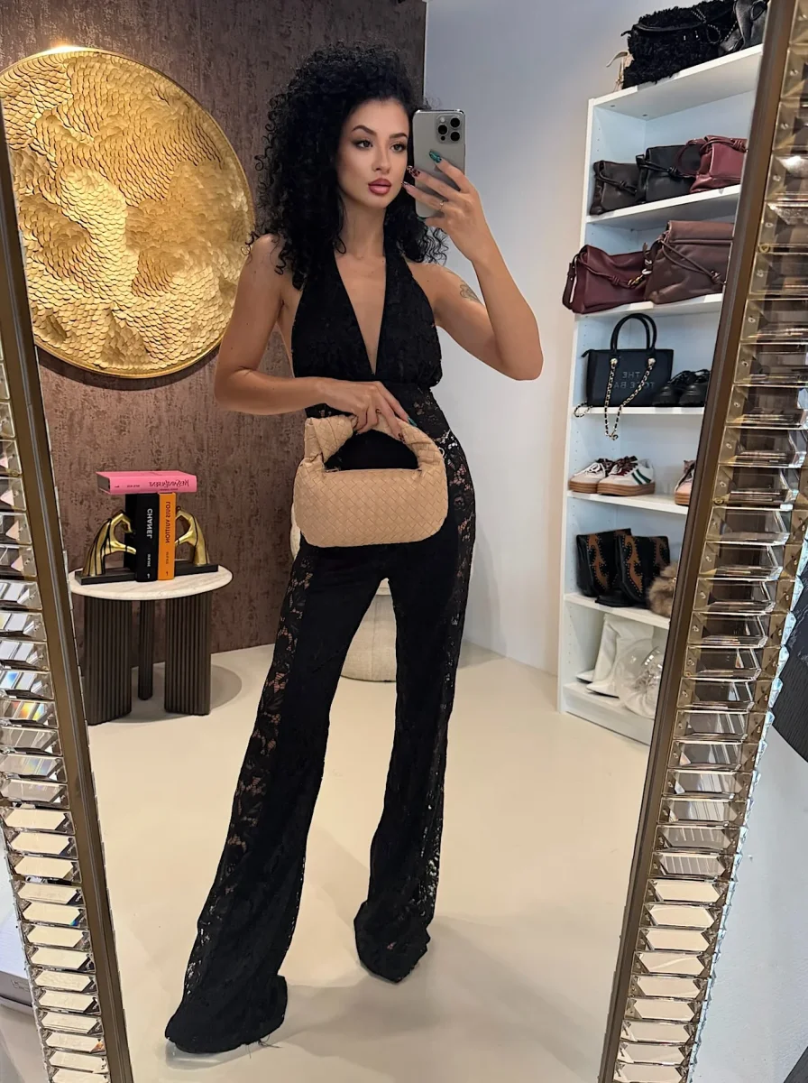 Tuta con fianchi in pizzo trasparenti - immagine 6