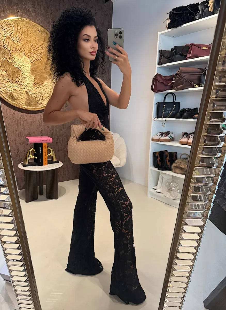 Tuta con fianchi in pizzo trasparenti - immagine 8