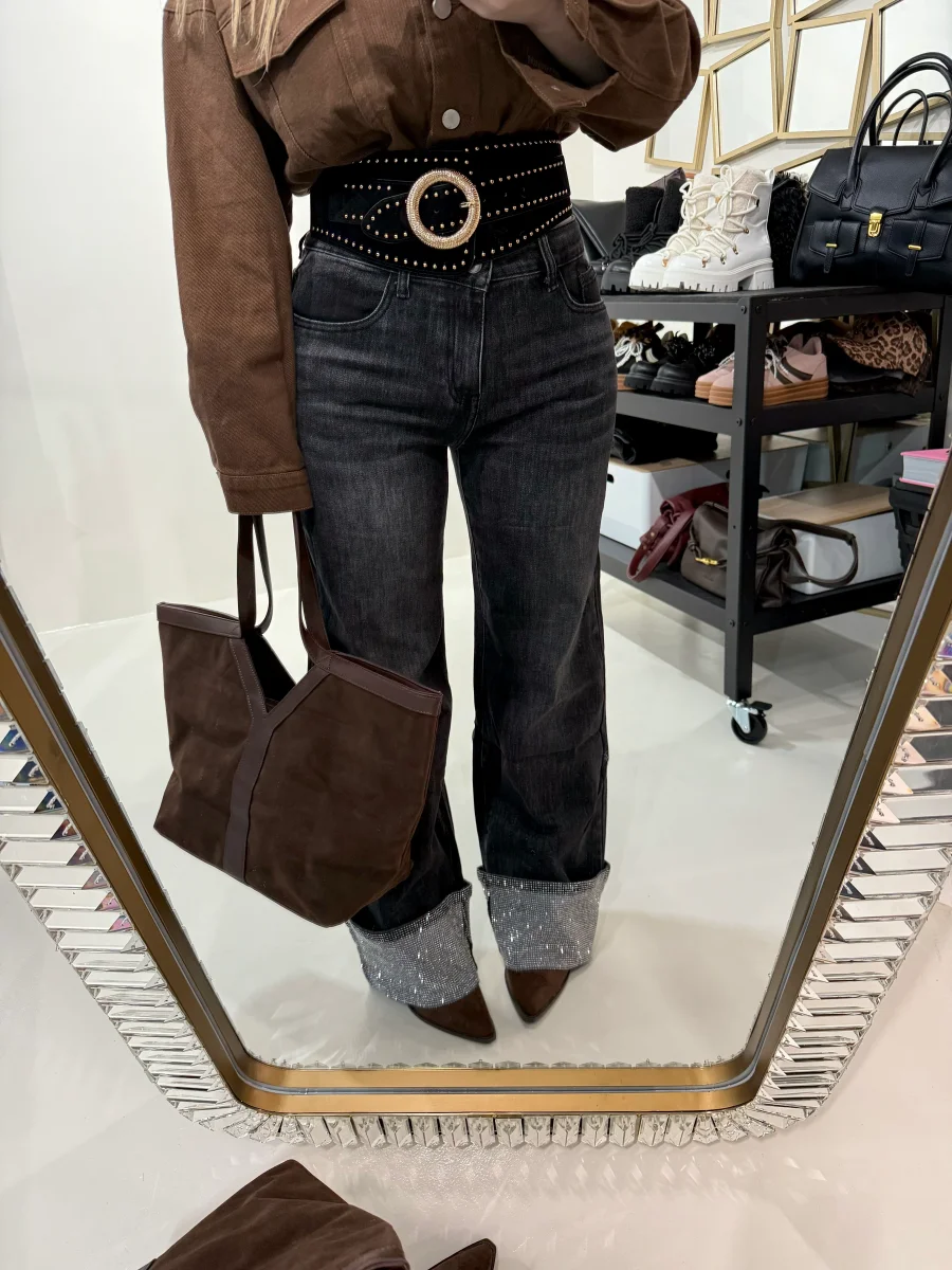 Jeans con risvolto e strass - immagine 4