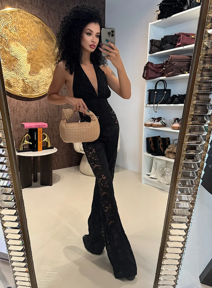 Tuta con fianchi in pizzo trasparenti - immagine 7