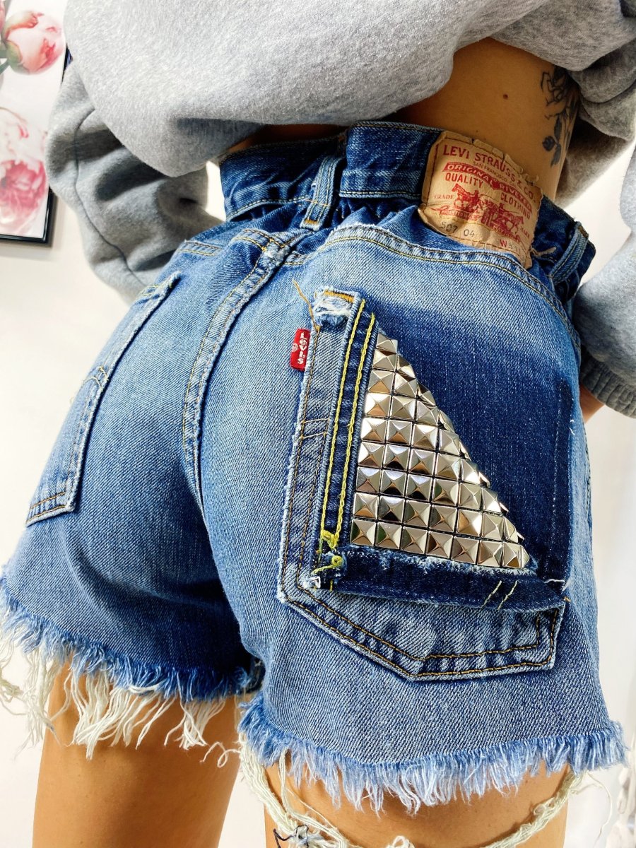 Short Levi’s Vintage bagno scuro con borchie - immagine 5