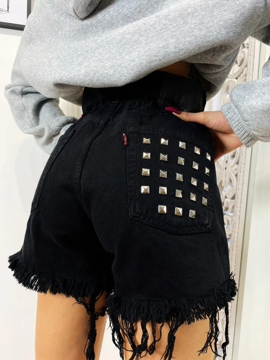 Short Levi’s Vintage nero con borchie