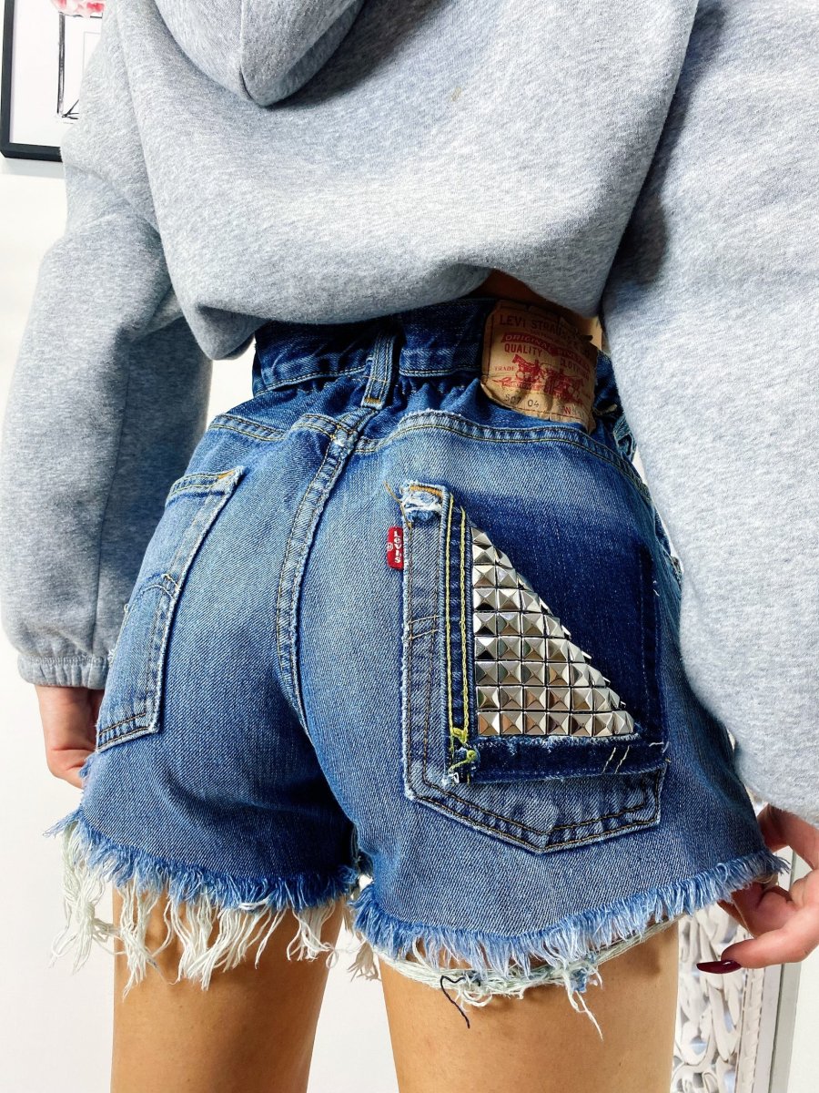 Short Levi’s Vintage bagno scuro con borchie - immagine 6
